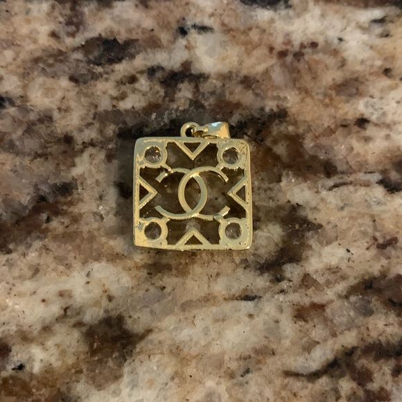 Chanel Zipper Pull - Picture 2 of 2